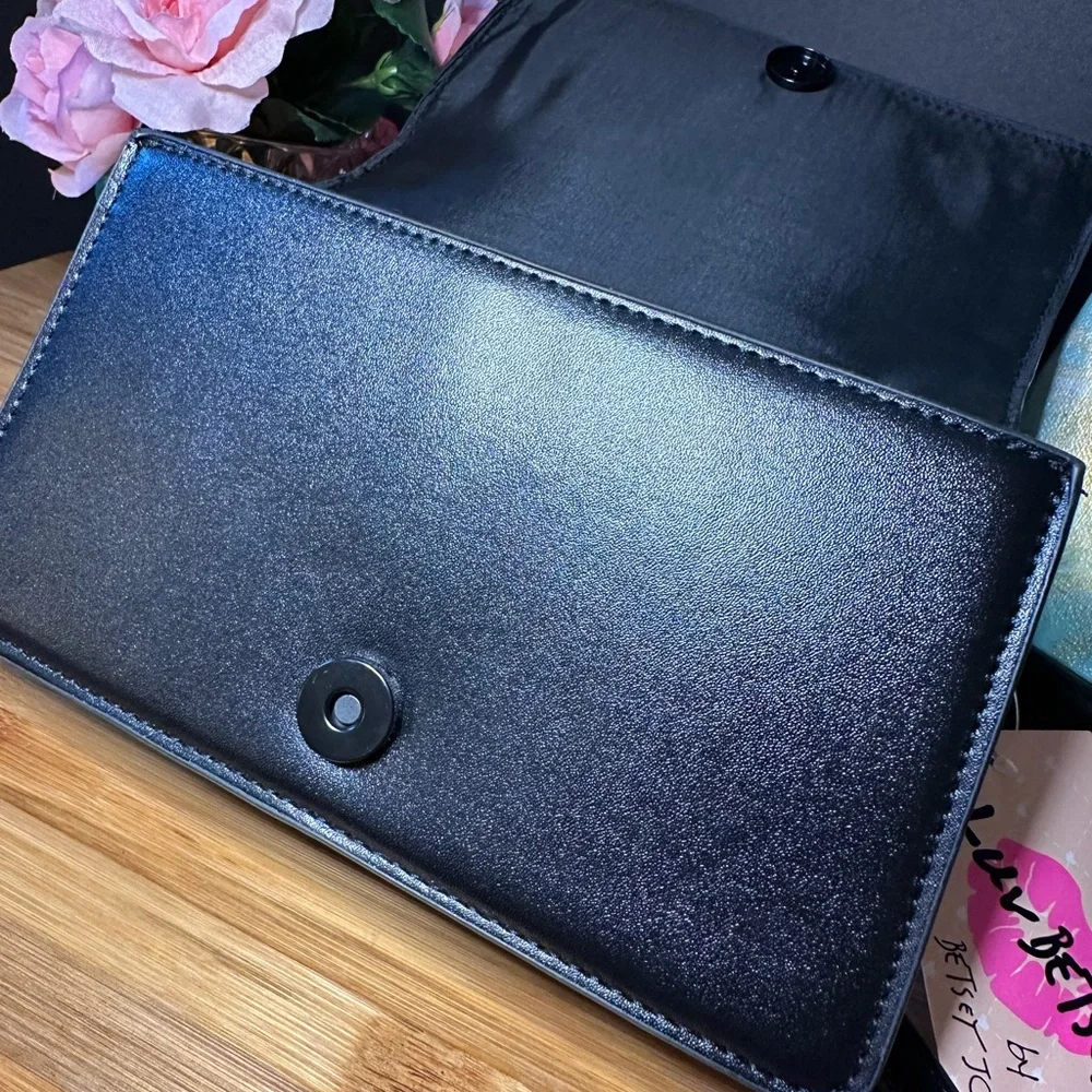 Betsey Johnson Black Handbag with Chain Accents 🖤 - Picture 10 of 11